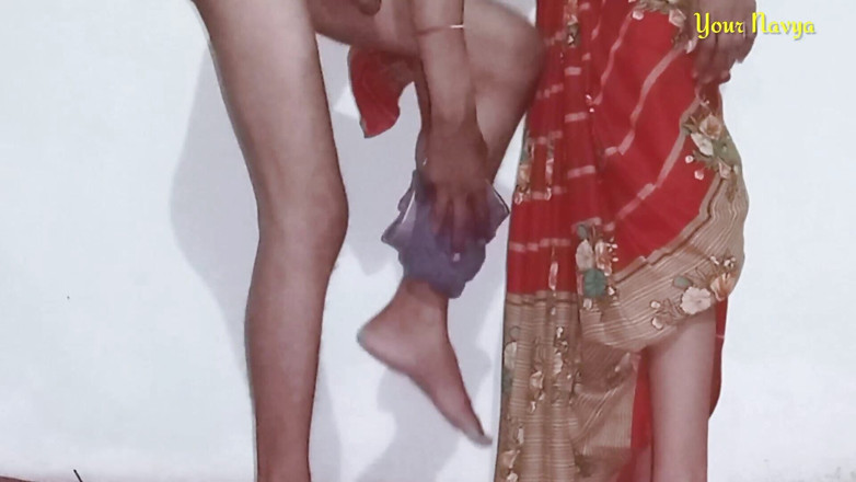 Your Navya: Une jolie femme mariée se fait baiser par son premier...