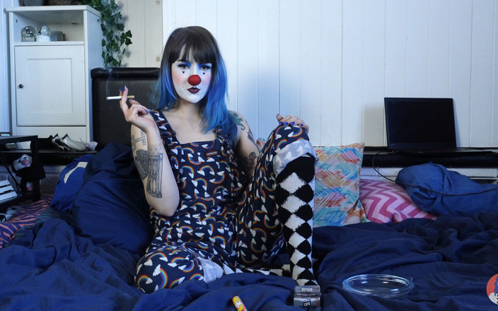 Alice Bean: Clown Smokes berbulu