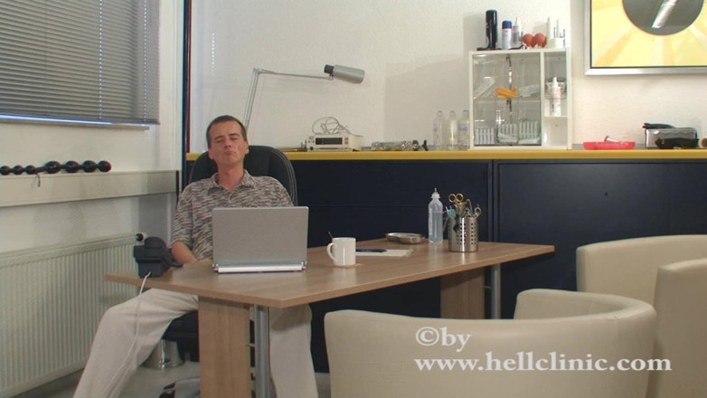 Rubber & Clinic Studio - 1ATOYS: veting room men hastamaithun