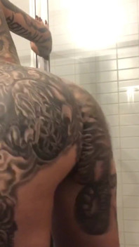Bombasse tatouée