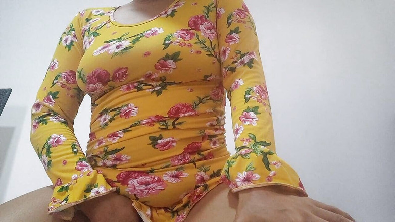 PATY PATY: Impressionante!! Latina passou o dia todo se masturbando sozinha até...