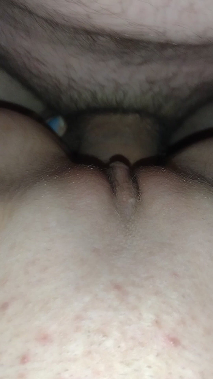 Alyssaann711: Trabajando esta cabeza de hongo entre los labios de su...