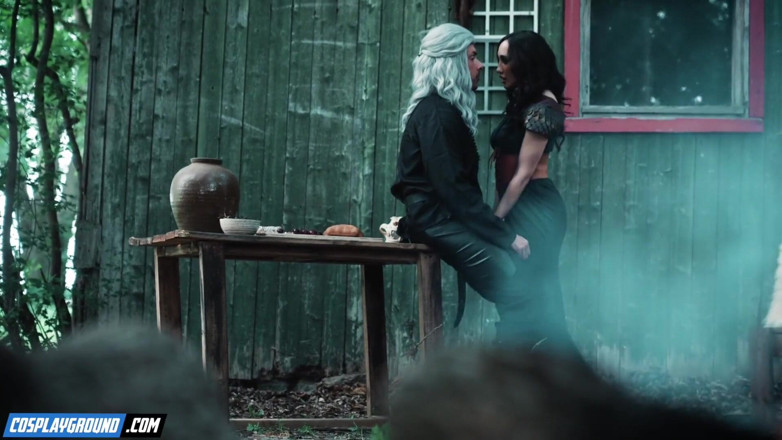 Cosplayground: Chloe Amour leva o pau longo de Geralt até ele...