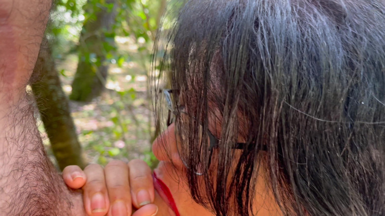 happyvids33: Francesa milg da mamada al aire libre con semen en...