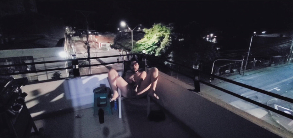 SlutClosetedfag: 발코니에서의 재미 Pt 1