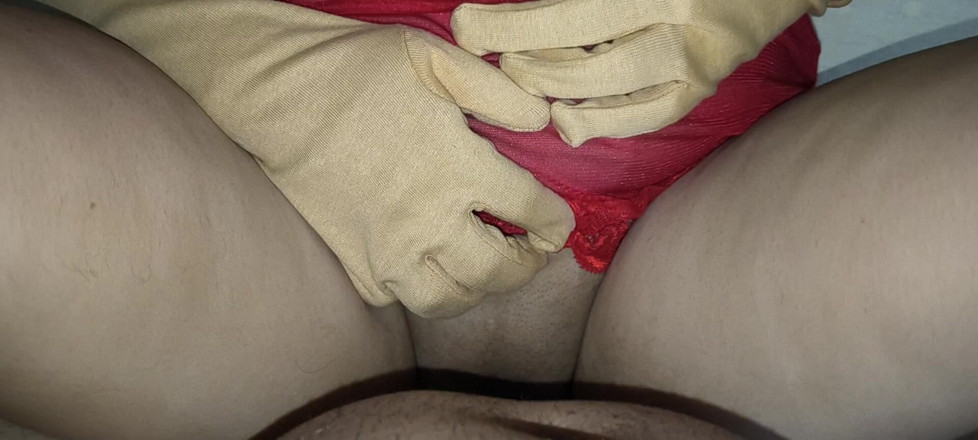 Lucy_Milf: Indische MILF mit Handschuhen Fantasie