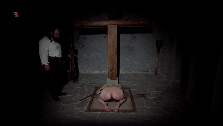Inquisition and prison world: Magda la novice est coincée dans un sac de pommes...