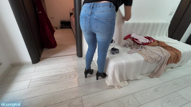 GassyKat: Une femme au foyer hantée pète Halloween