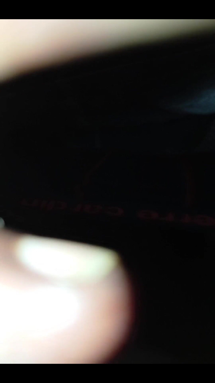 Black Bongs: Sexy masturbiert allein BBC im schlafzimmer