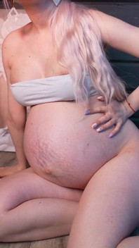 Pregnant Peeing