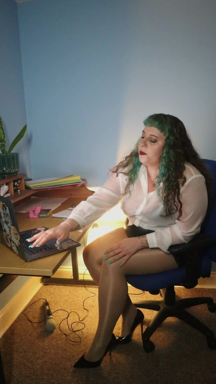 Goddess Kinx: Выпускать.. Разочарование в офисе