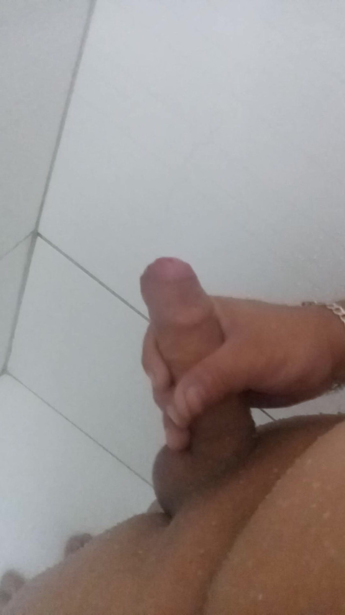 Jr exclusivo: Masturbasi di kamar mandi tetangga
