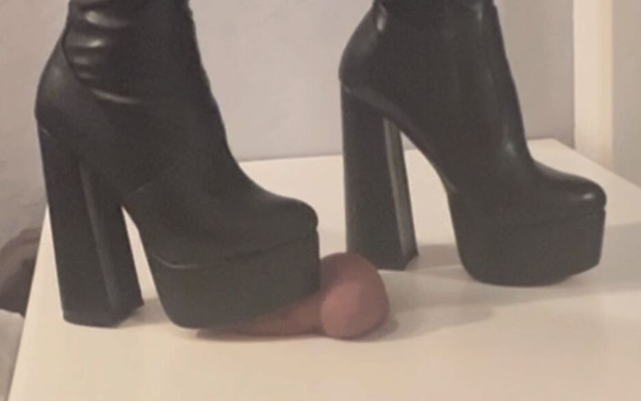 Miss Blackrose: Tıknaz çizmeler çiğneme - cbt crush