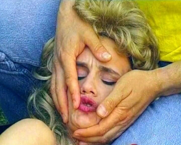 German's MILF: Німецька мамка відтрахана на очах у її чоловіка