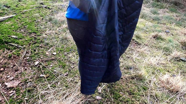 Bouncy Tits Action: Mets-toi à poil et marche dessus