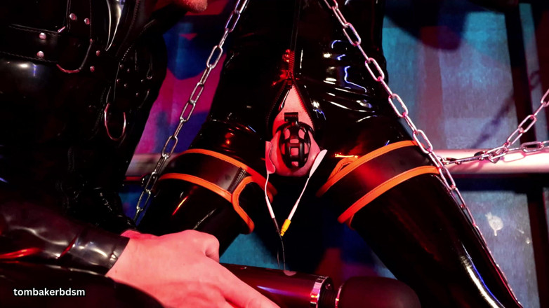 TomBakerBDSM: Angekettet für Tom Baker's Electric Play