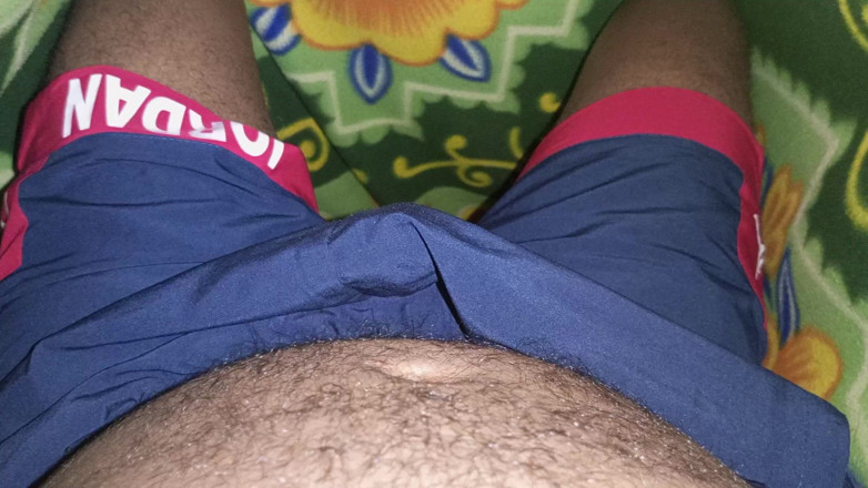 Fucking my wife: Un garçon gay se masturbe