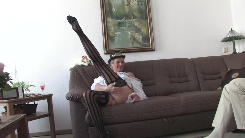 Mature Climax - 100% Mature Videos: seksi stoking pahni sundar naani sakht land ki savaari kar...