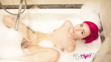 L'ora del bagno con la masturbazione Mysweetalice aka Mykinkydope