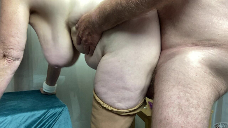 Mr MF: I piedi della signora matura si fanno scopare arrapata dal...