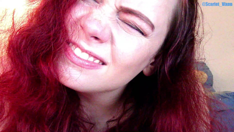Scarlet Vixen: Sneeze Experiment Fail-blooper - Spices &amp; Tissue Kitzeln (wmv)