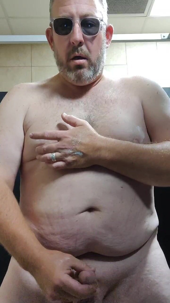 Handydick73: Cumming.