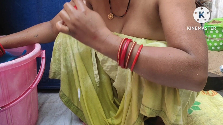 Anita yadav: Lizanie wody