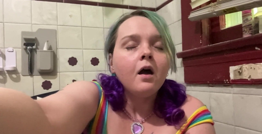 Renee Sakuya: Ejaculare rapidă Hitachi, lenjerie Rainbow
