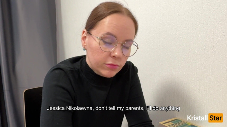 Russian Mommy: 배고픈 교사 달콤한 소녀는 새로운 정지 시스템을 마련했다!