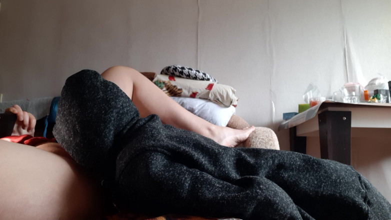 Lesbian-candys: Quand mon copain est allé prendre une douche, sa belle-mère...