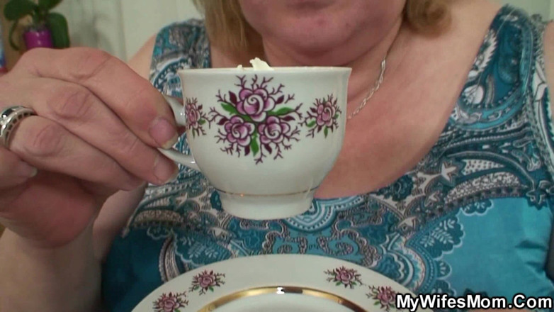 My Wifes Mom: Plaisir coquin pour son anniversaire