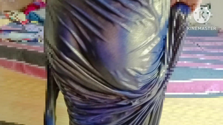 Ankurpriya000: Indický bhabhi se koupe v Sari, když devar vidí bhabhi,...