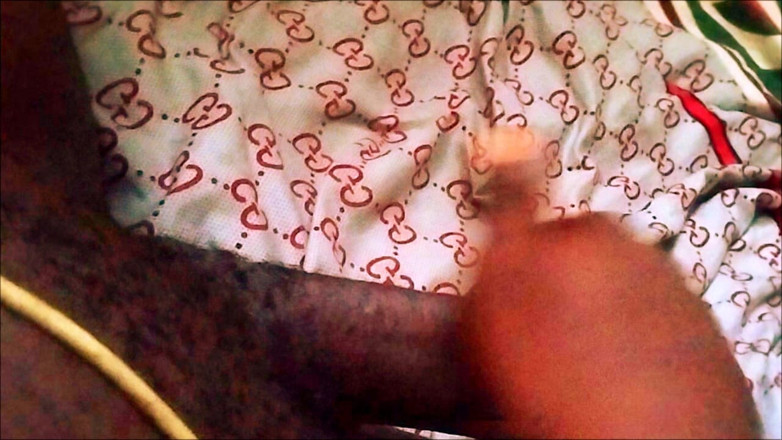 Dickmarley: Un grosso forte cazzo bagnato