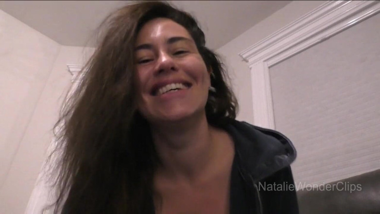 Natalie Wonder: Nevlastní máma nutí svého chlapce zaplatit erotickým lechtáním
