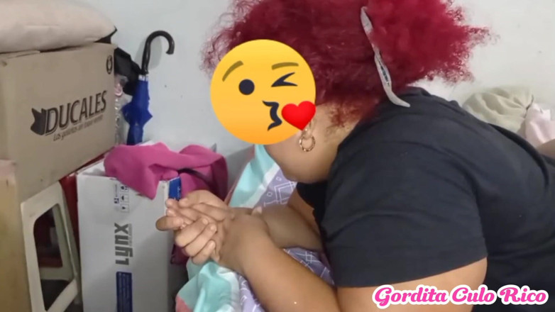 Gordita Culo Rico: Je trouve ma belle-mère allongée et commence à la toucher jusqu’à...