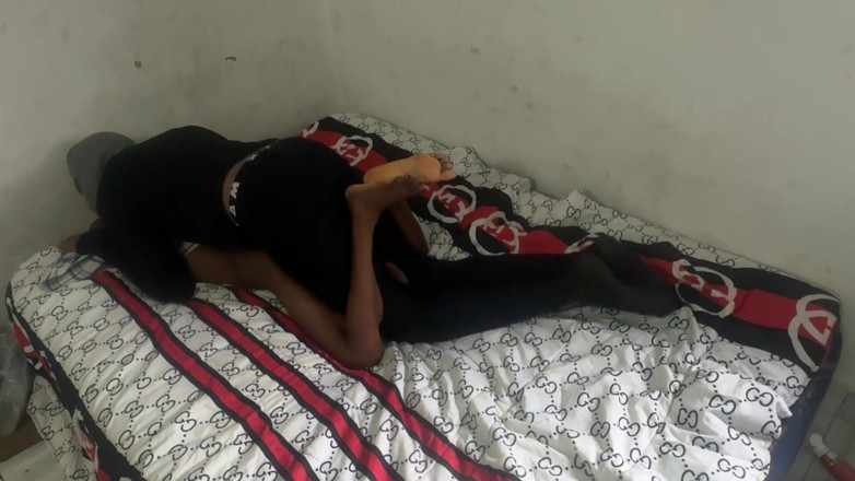 Petite Erotic Africa: Küçük lovet için maske yok