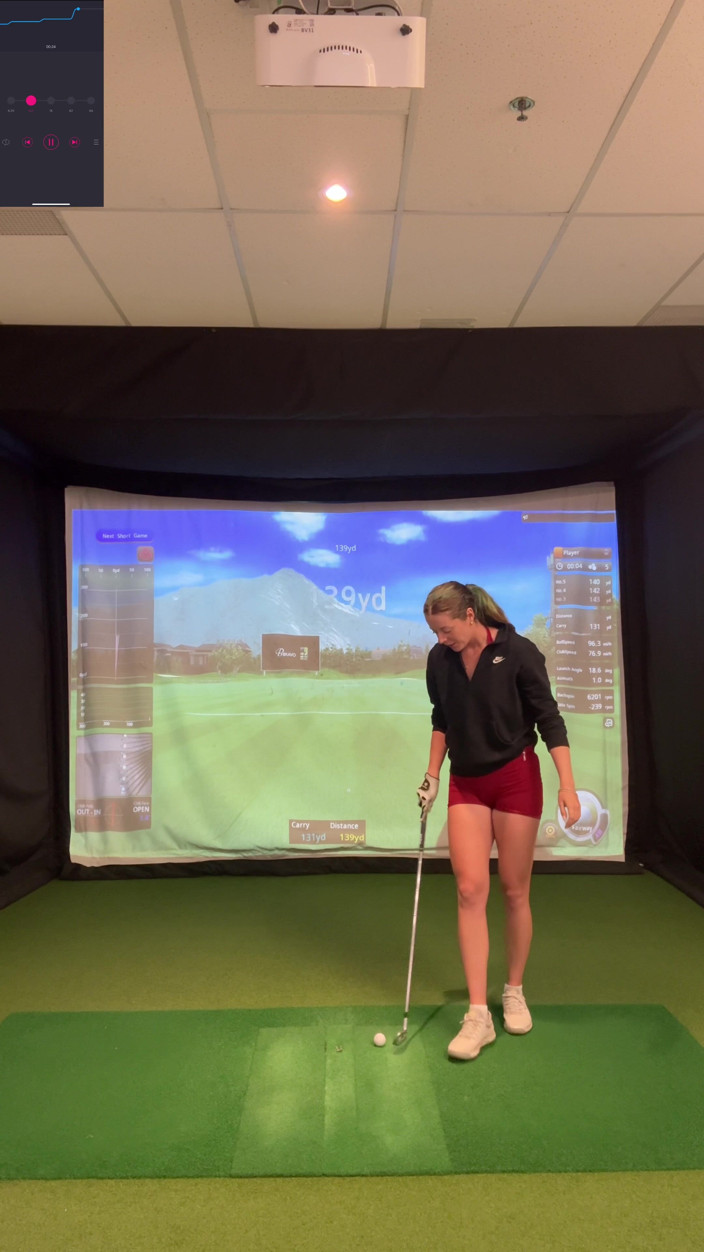 Nadia Foxx: J’essaye le golf dans un simulateur avec mon Lush à l’intérieur !...