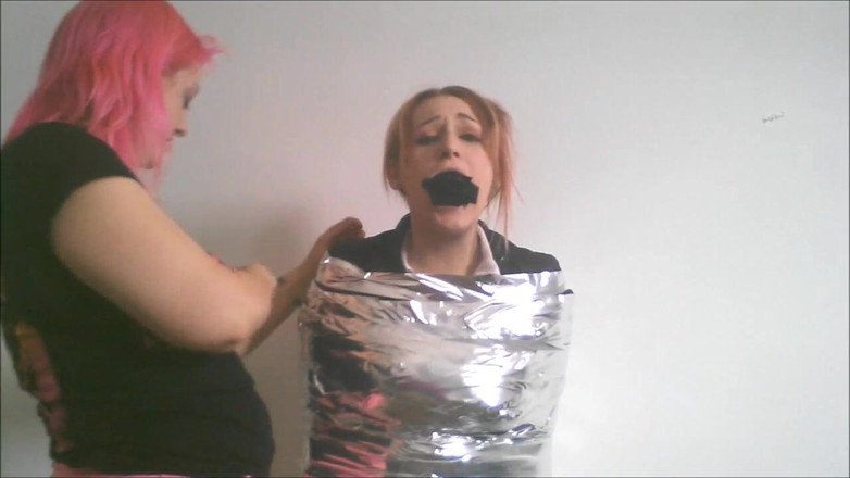 Selfgags classic: Momifier Kandy !
