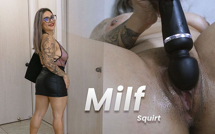 LunaBigBooty: MILF sexy rentre d’une fête pour se masturber - Sous-titré