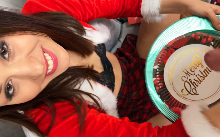 Leon Lambert Girls Twerk Parties CFNM: Miss Babbo natale incredibilmente calda e arrapata con la figa...