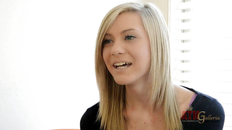 ATKIngdom Fans: Chloe Brooke má rozhovory.