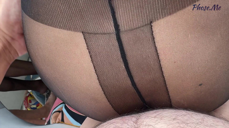 Pantyhose me porn videos: MILF blonde menunjukkan kemahiran blowjobnya dan dapat pancutan muka