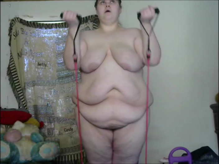 Fat Goddes: Chica gorda mostrando su cuerpo sexy, sacudiendo su culo y...
