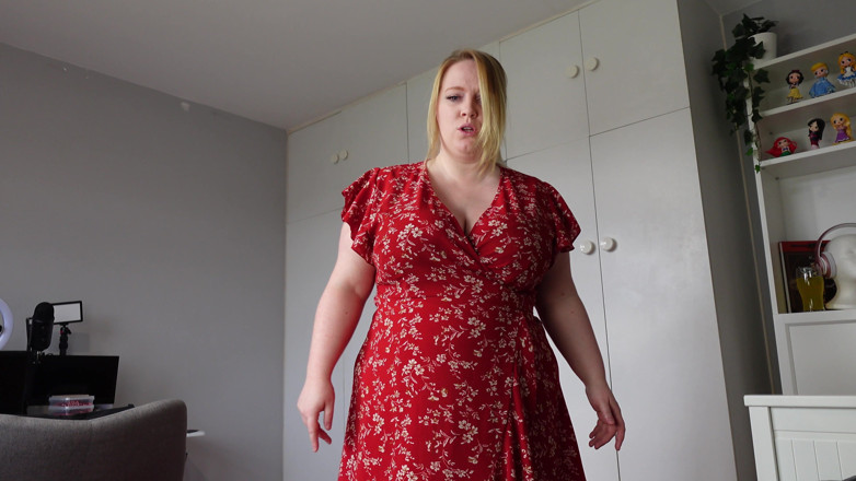 Julie_Bliss: 刻薄的继母粉碎继子的乳房