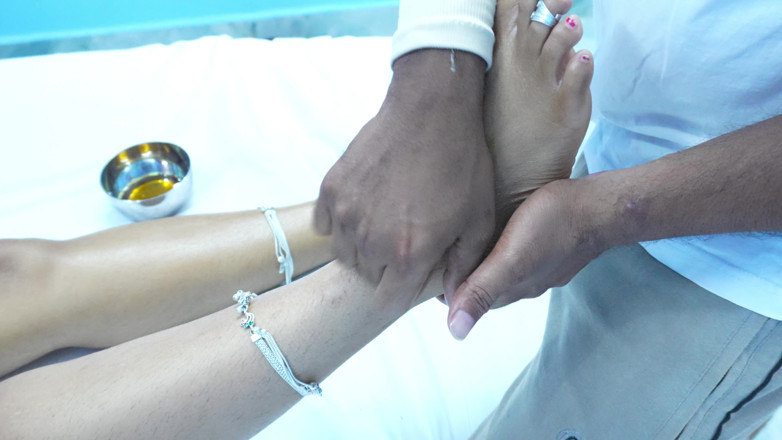 Nelam bhabhi: Hintli kadın masaj ve anal seks seksi ses