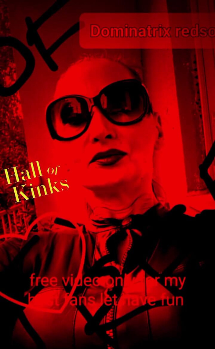 Dominatrix Redsonyja: Cât de mult te iubesc aici, fute-mă pe rând cu...