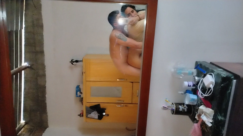Monozion: Membuat istri Meksiko saya hamil di depan cermin, saya menginjak...