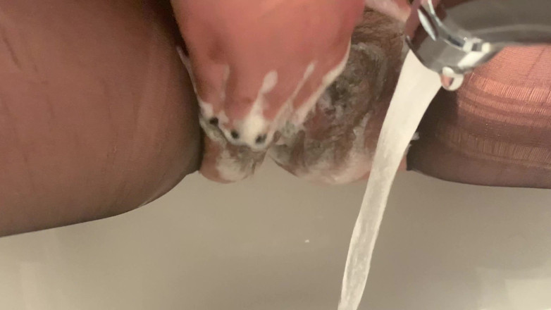 CoppiaCollant: Une secrétaire reçoit un bidet après s’être fait baiser