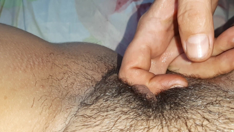Lesbian-illusion: Gadis ini pertama kali ngentot aku dan gadis lain jilat...