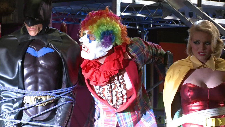 CBD Media: Batman Robin Catwoman și Joker fac sex în grup cu blonde tinere țâțoase